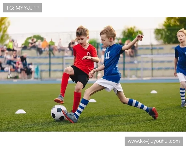 儿童足球高端款精致设计高性能体验适合各年龄段小球员提升运动技能